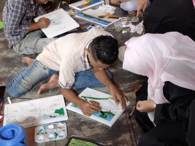An art activity within the Rohingya Art Club in Bangladesh camps (Image: Rohingya Art Club)