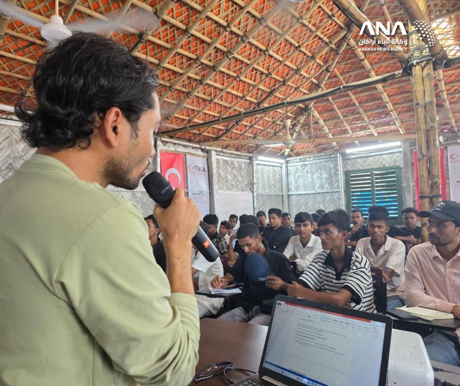 Rohingya Youth Participate in the First Day of Journalism Workshop in Cox’s Bazar